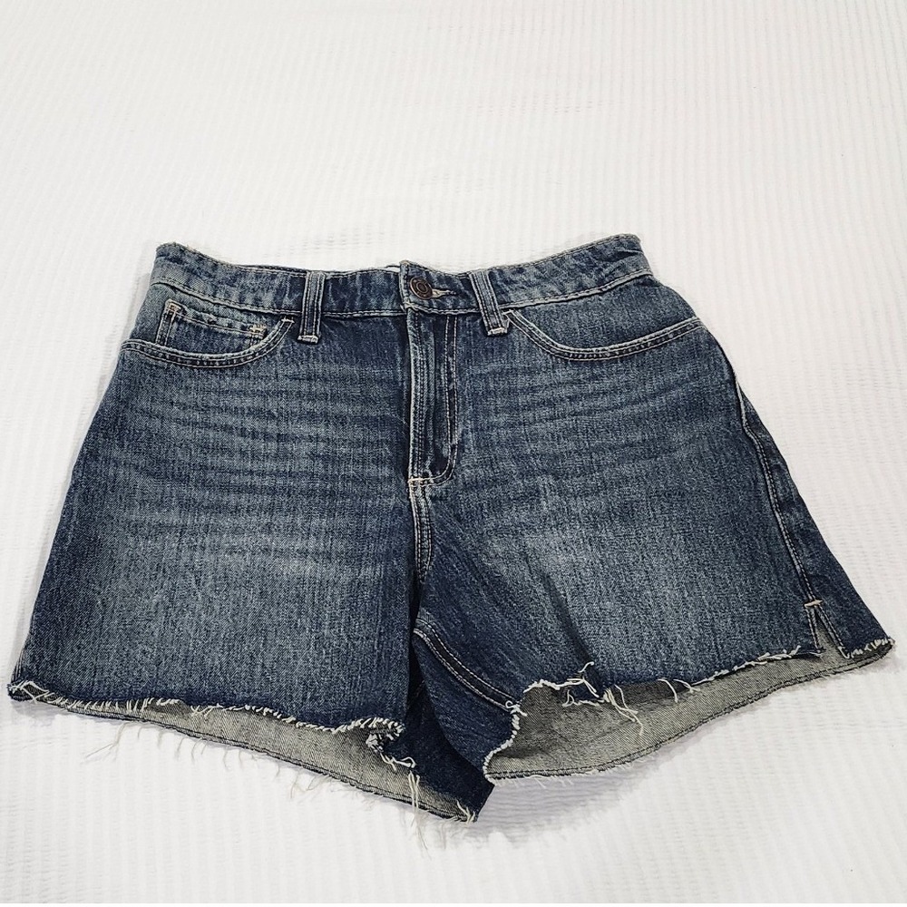 Hollister Curvy High-Rise Relaxed Denim Shorts Dark Wash Raw Hem W26 Size 2